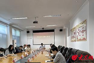 库里谈季前赛：年轻球员要展现自己&抓住机会 你可能因此进轮换